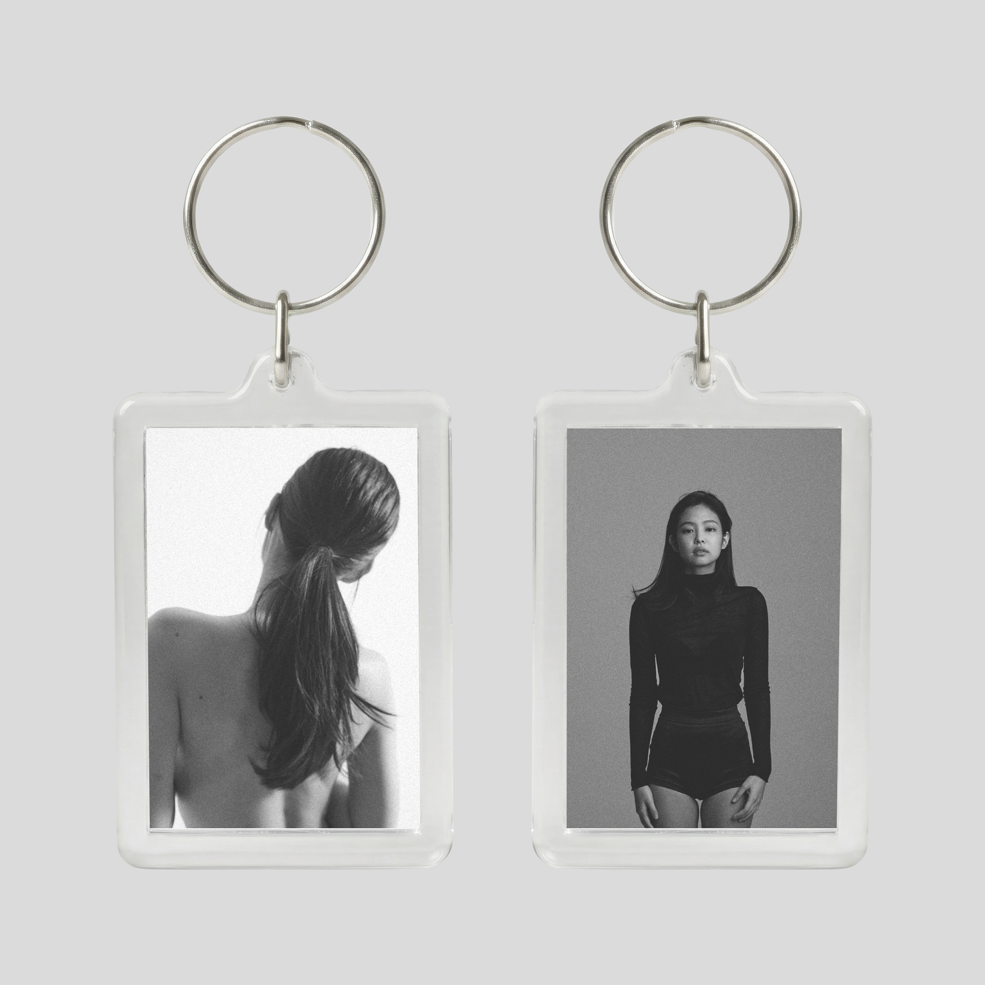J2NNI5 Photo Keychain 1 – Jennie HK